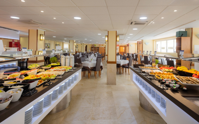RH Casablanca & Suites Hotel