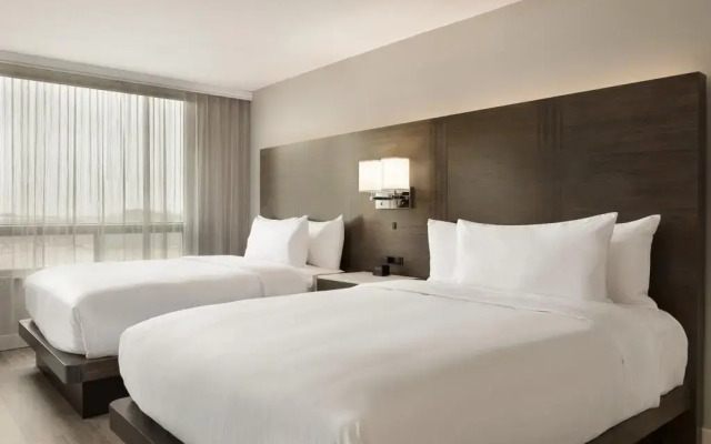 Embassy Suites by Hilton Montreal Airport