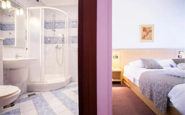 Hotel More