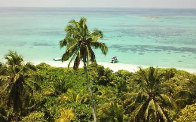 Thoddoo Beach Holiday Inn