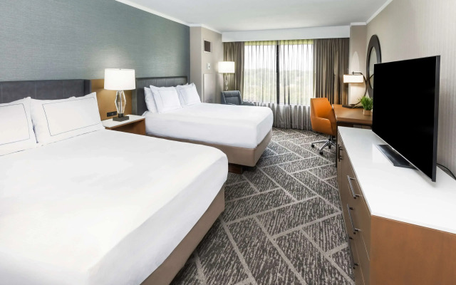DoubleTree by Hilton Tulsa - Warren Place