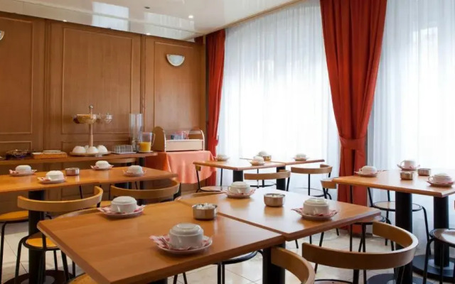 Hotel Cosmotel
