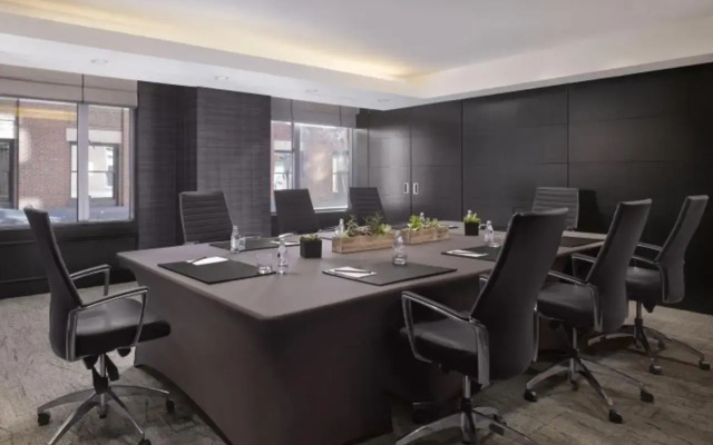 Hotel AKA Alexandria