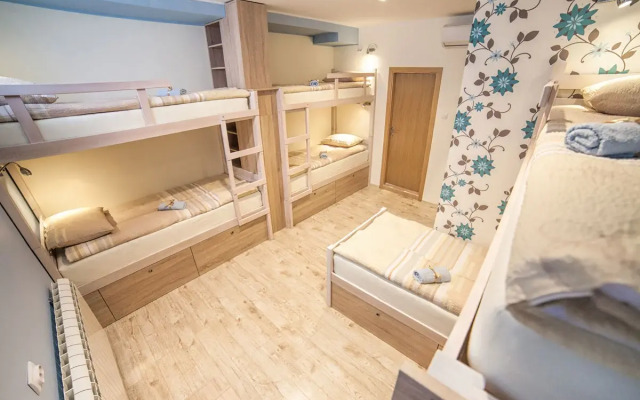 Hostel Kutak