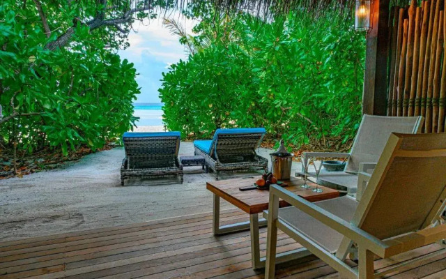 Constance Moofushi All Inclusive Hotel