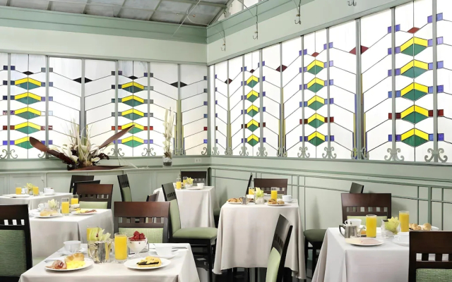 Отель Alexandra