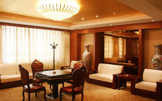 Huaqiao International Hotel