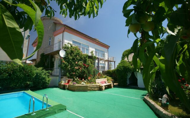 Usad'ba Soloha Guest House