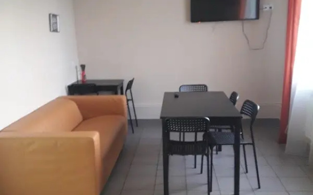 Mini Hotel Time Inn on Chelkovskaya