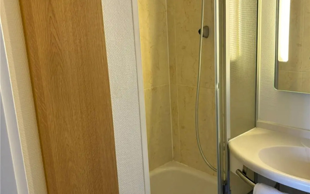 Отель Kyriad Eco 