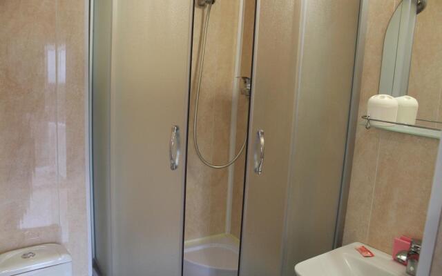 Samotlor, Guest House