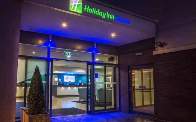 Holiday Inn Express Manchester Airport by IHG