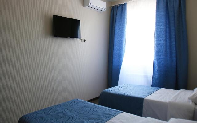 Port Hotel