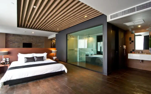 Tsix5 Hotel