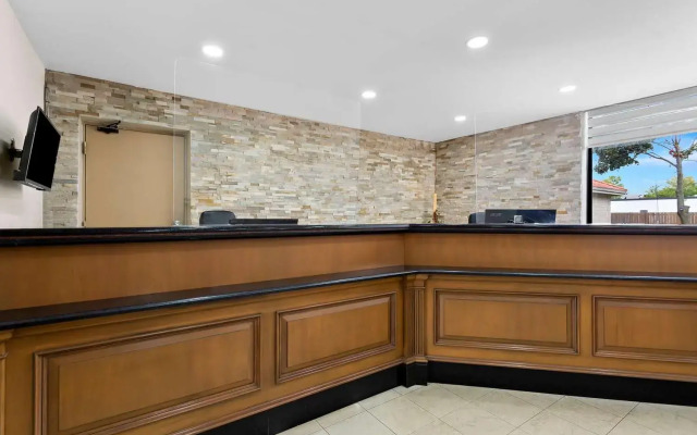 SureStay Plus by Best Western Windsor