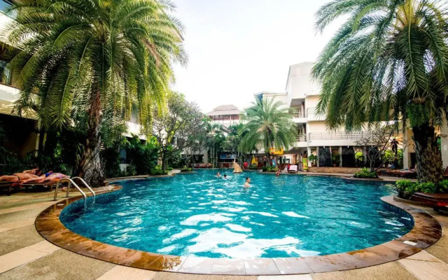 Sea Breeze Jomtien Resort (SHA Extra Plus)