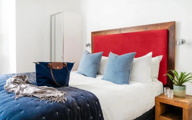 Berkeley Square Hotel
