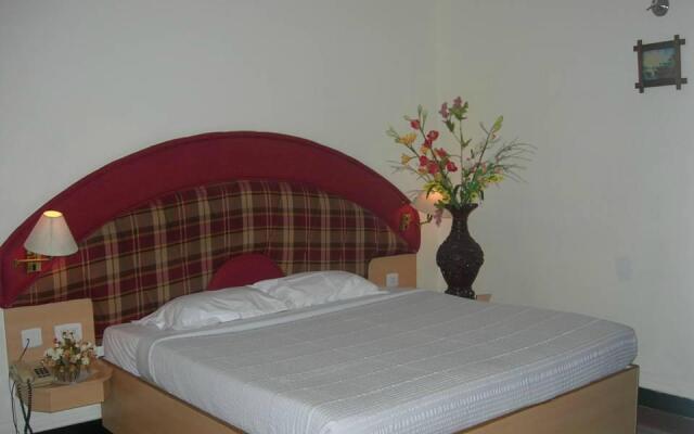 SRM Hotel Maraimalai Nagar