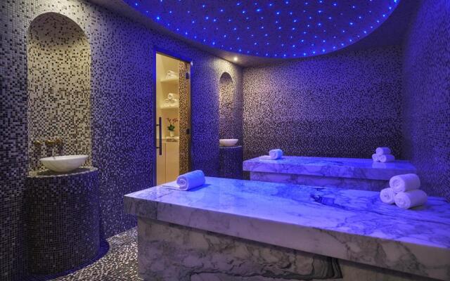 Four Seasons Hotel Bahrain Bay