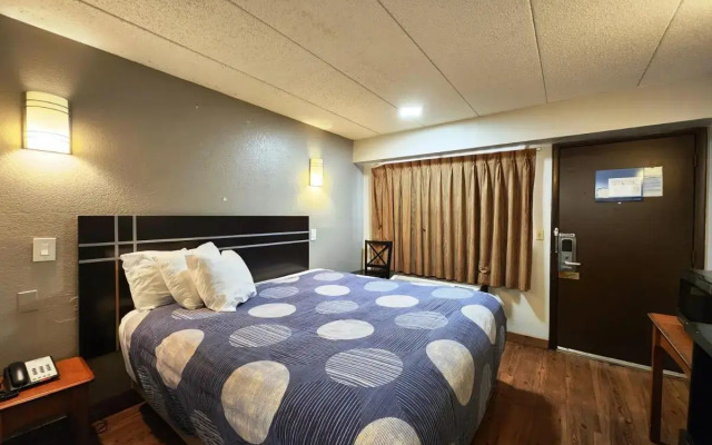 Americas Best Value Inn & Suites Little Rock at Scott Hamilton Dr