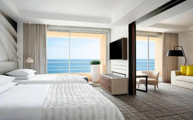 Le Meridien Beach Plaza