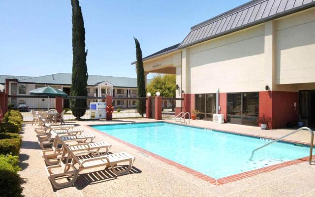 Coratel Inn & Suites by Jasper New Braunfels IH-35 EXT 189