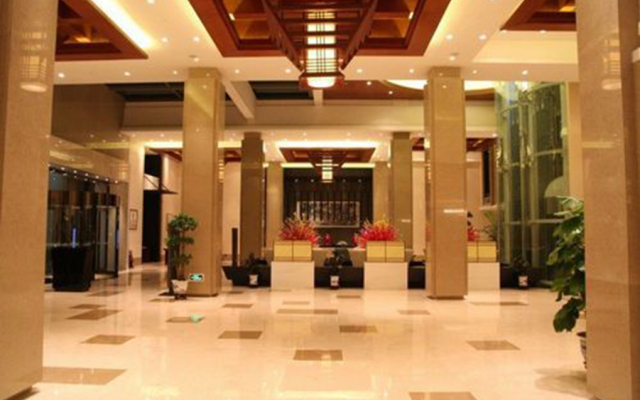 Metropark Longhua Hotel