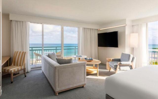 The Singer Oceanfront Resort, Curio Collection by Hilton