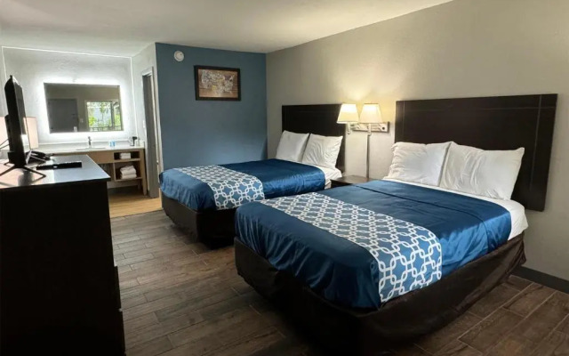 Travelodge by Wyndham Gainesville