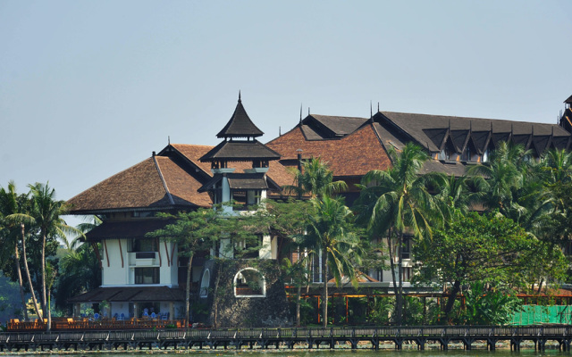 Kandawgyi Palace