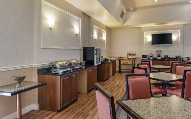 Best Western Plus Royal Oak Hotel