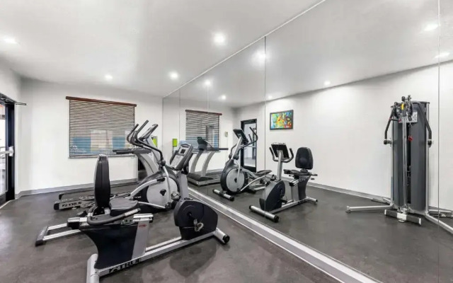 Best Western Palace Inn & Suites