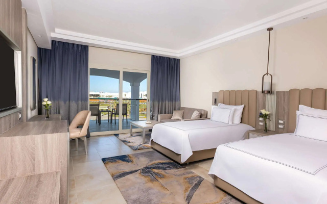 Superior Room Blue Planet Twin Bed (City tax included) — фото 2