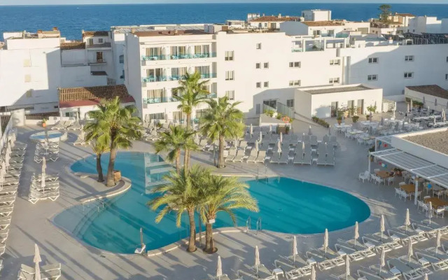 Отель Cala Bona