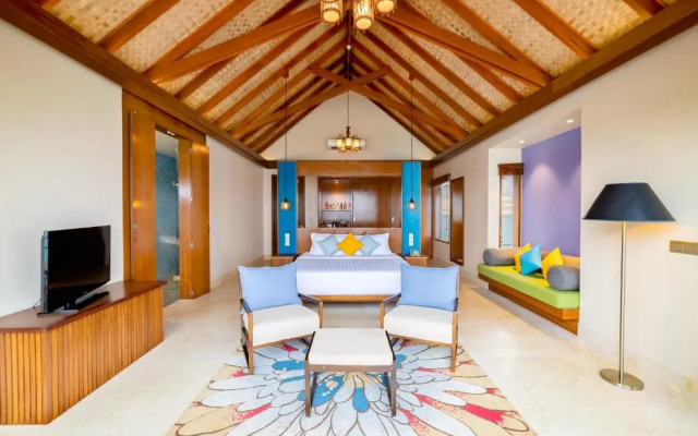 Furaveri Maldives Hotel