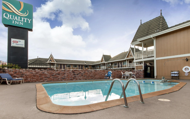 BaySide Inn & Suites Eureka