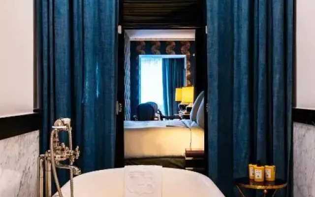 Hôtel de Berri Champs-Élysées, a Luxury Collection Hotel