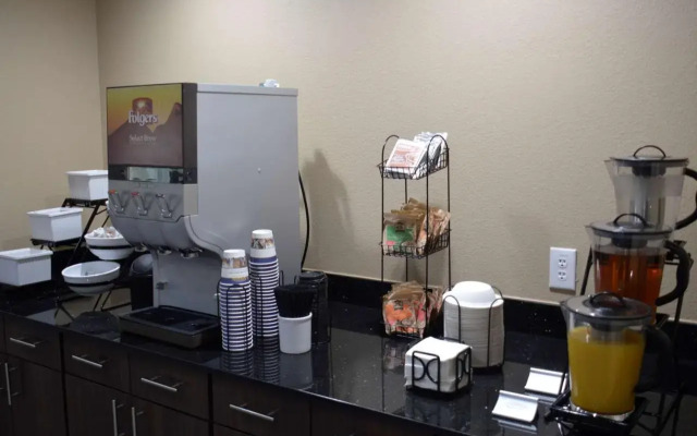 Best Western Plus Elmendorf Hotel / San Antonio Hotel