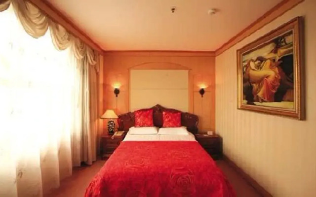 Songchao Bianjing Hotel (Kaifeng Drum Tower Square)