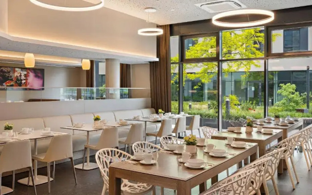 Hey Lou Hotel Monheim am Rhein	