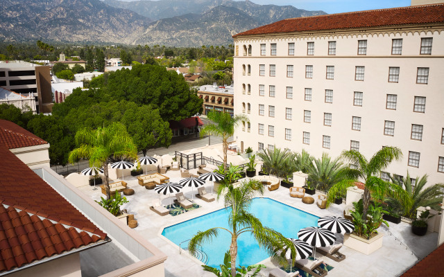 Pasadena Hotel & Pool