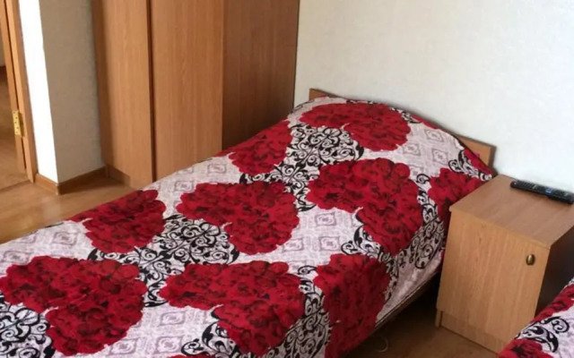 Guest House on Starookhotnichya