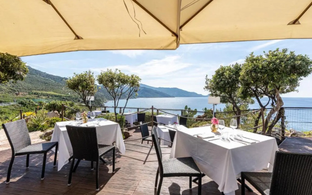 Mangia's Pollina Resort