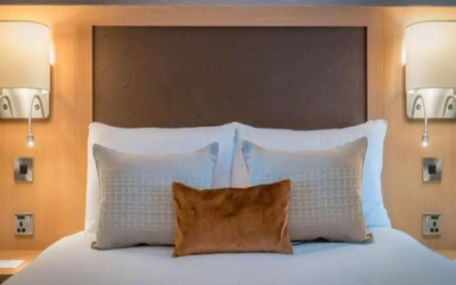 Clayton Hotel Chiswick