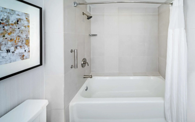 DoubleTree by Hilton Tulsa - Warren Place