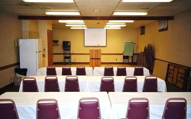 Hometown Inn & Suites