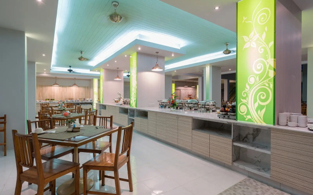 The Briza Beach Resort Khaolak