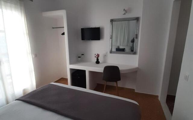 Flora Rooms & Apartments