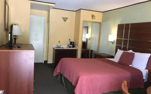 Western Holiday Lodge Three Rivers