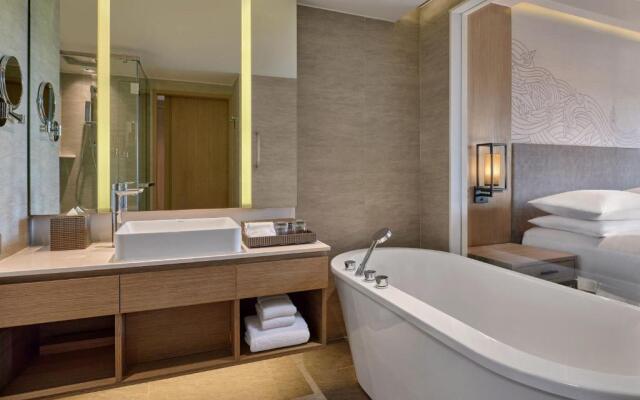 Phuket Marriott Resort & Spa, Merlin Beach